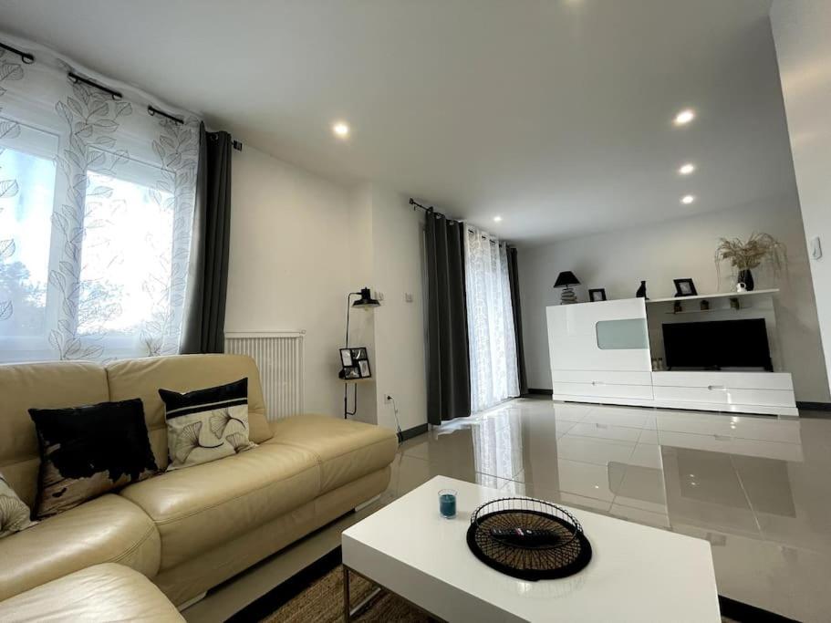 Appartement T4 Cosi: Tv Netflix Parking Montélimar Exterior foto
